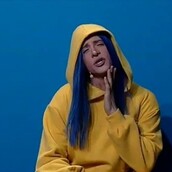 YFSF: Ο Ηλίας Μπόγδανος «έγινε» Billie Eilish κι η τραγουδίστρια του απάντησε