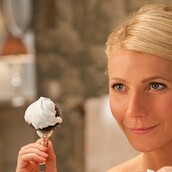 Το παράξενο e-shop της Γκουίνεθ Πάλτροοου: Απωθητικά σπρέι «βρυκολάκων» & κεριά που μυρίζουν «σαν το αιδοίο της»