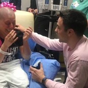 Του ζήτησε να χωρίσουν επειδή διαγνώστηκε με καρκίνο του μαστού αλλά εκείνος της έκανε πρόταση γάμου