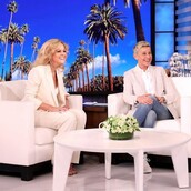 Τραγούδησε το «Shallow» της Lady Gaga στο μετρό και βρέθηκε στο πλατό της Ελεν Ντε Τζενέρις