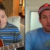 «Μην ακουμπάς τη γιαγιά»: Το ντουέτο των Τζίμι Φάλον και Άνταμ Σάντλερ μέσω video chat