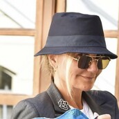 Μαρέβα Μητσοτάκη: Αποκάλυψε τη μάσκα του οίκου Zeus+Δione στο Instagram