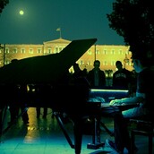 Ποτέ δεν ξέρεις τι θα βρείς όταν γυρνάς μόνος με μία camera στο κέντρο της Αθήνας!