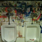 10 εκνευριστικά πράγματα: Στις Τουαλέτες των μπαρ!