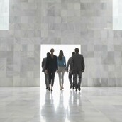 Γύρνα την πλάτη σε ό,τι σου προστάζει η κοινωνία