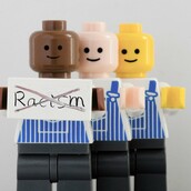 Μια μέρα στο μετρό, μια ακραία Ελληνίδα ρατσίστρια