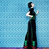 Καθώς ήμουν στον δρόμο συνάντησα κάποιον που σου μοιάζει**