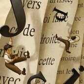 Αρχίζω από απόψε. Απελευθερώνω μέσα από τα χέρια μου μια λέξη***