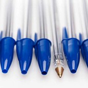 Γιατί τα στυλό έχουν μια τρύπα στο καπάκι τους