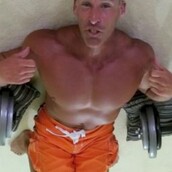 Πόσο βρώμικο μυαλό είσαι τελικά; - To στήθος αυτού του άντρα κρύβει μια πονηρή έκπληξη