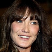 Η Κάρλα Μπρούνι αποκαλύπτει τα μυστικά ομορφιάς της και τι την χαλαρώνει μετά από μια δύσκολη μερα