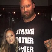 Η σύντροφος του «Mountain» από το Game Of Thrones μιλά για τη διαφορά ύψους και εξηγεί πώς φιλιούνται