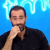 Επιβάλλεται! Οι Ράδιο Αρβύλα τα χώνουν στον Νότη Σφακιανάκη - και καλά του κάνουν!