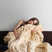 Πώς να πλέξετε μια κουβέρτα με τα χέρια σας σε λιγότερο από μια ώρα