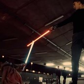 Επική μονομαχία με φωτόσπαθα στο Λονδίνο