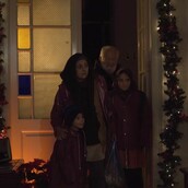 Επισκέπτες - H χριστουγεννιάτικη ελληνική ταινία που συγκινεί