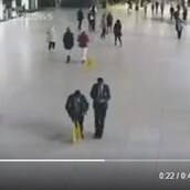 Το βίντεο 40 δευτερολέπτων που θα σας πείσει να μην κοιτάτε το κινητό σας όταν περπατάτε