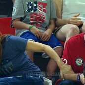 Γονείς αθλήτριας στο Ρίο απλά δεν αντέχουν άλλο την αγωνία και γίνονται οι πιο νευρικοί θεατές των Ολυμπιακών