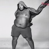 O Dexter Mayfield είναι η ανδρική απάντηση στα oversized μοντέλα