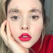 Φρύδια -χριστουγεννιάτικο δέντρο: νέα εορταστική μόδα, με απαίσιο αποτέλεσμα...