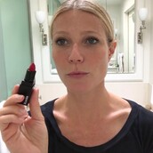 Aσταμάτητη! Η Γκουίνεθ Πάλτροου μόλις λάνσαρε σάουνα κολονοσκόπησης ως μέθοδο αποτοξίνωσης