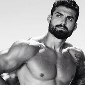 To ελληνικό σέξι ημερολόγιο με «αθλητές της διπλανής πόρτας» επέστρεψε και φέτος είναι ακόμη πιο nsfw