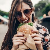 Όπως φαίνεται, τρώμε τελείως λάθος τα μπέργκερ!