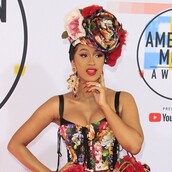 Η Cardi B γυμνή με χρυσό σώμα - Κυκλοφόρησε το εξώφυλλο του νέου single της «Money»
