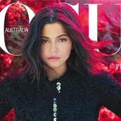 Η Κάιλι Τζένερ άβαφτη στο εξώφυλλο της Vogue - Θέλει να γίνει παράδειγμα για την κόρη της