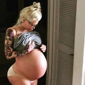 H πορνοστάρ Jenna Jameson ανακοίνωσε στο Ιnstagram πως γέννησε
