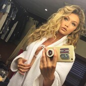 H Gigi Hadid αποστομώνει follower στο Instagram που σχολιάζει το σώμα της