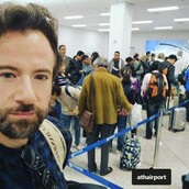 «Αισθάνθηκα ντροπή!» - O Κωστής Μαραβέγιας είναι εξοργισμένος με αυτό που έγινε στο αεροδρόμιο