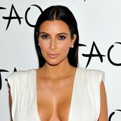 Ένα μικρό παιδί παίρνει συνέντευξη από την Κιμ Καρντάσιαν και τη ρωτά αυτό που πολλοί αναρωτιούνται