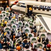 Κάναμε την φωτογραφία με τα Playmobil των '80ς παζλ - και μπορείς να το φτιάξεις εδώ