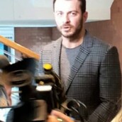 Κοσμοσυρροή για τον Ντάνο του Survivor στην ομιλία στο Πάντειο