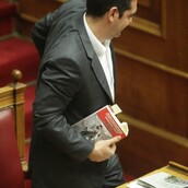 Ποια θα ήταν αποτελέσματα των εκλογών αν τα κόμματα ήταν βιβλία