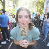 Τα πιο ευφάνταστα πλακάτ στις πορείες των μαθητών για το Κλίμα