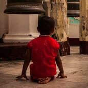 Skype Αθήνα-Myanmar με την «μανούλα-γαμώ τα άτομα»*