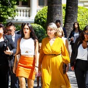 Αγγέλα Σιδηροπούλου: Ποια είναι η κόρη της Παπακώστα που σήμερα συνόδευσε τη μαμά στην ορκωμοσία