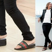 Γιατί μόνο αν είσαι ο Ιggy Pop μπορείς απλά να εμφανιστείς με σαγιονάρα στις Κάννες!