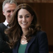 Η Κέιτ Μίντλετον ντύθηκε κάζουαλ με ρούχο ZARA και αθλητικά των 50 δολαρίων