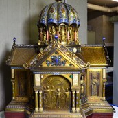 Αγία Κορόνα: Ανασύρθηκαν σε καθεδρικό ναό της Γερμανίας τα λείψανα της πιο επίκαιρης Αγίας των τελευταίων ημερών