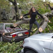 To ζουμερό φωτομοντέλο που εμπνεύστηκε από την καταστροφή