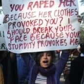 Η κοπέλα με το σύνθημα που κάνει το γύρο του Ίντερνετ 