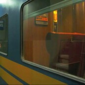 Κατασκεύασε αληθινό τρένο στο υπόγειό του