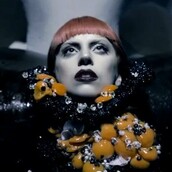 Είναι η Λέιντι Γκάγκα υπέρ της οπλοχρησίας;