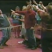 Πάστορας επιχειρεί τον εξορκισμό gay δαίμονα 