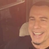 Το χριστουγεννιάτικο τραγούδι του Τζον Τραβόλτα