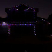 Χριστουγεννιάτικα φώτα με το ρυθμό των Slayer 