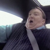 Φοβερή φάρσα σε πωλητή αυτοκινήτων